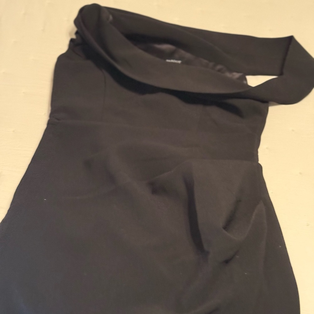 Bardot Black Asymmetrical Ruched Cocktail Gown - Picture 7 of 10
